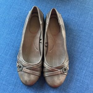 SALE ⭐️ Women's Causal Slip On Brown Flats
Size 8.5 NWOT